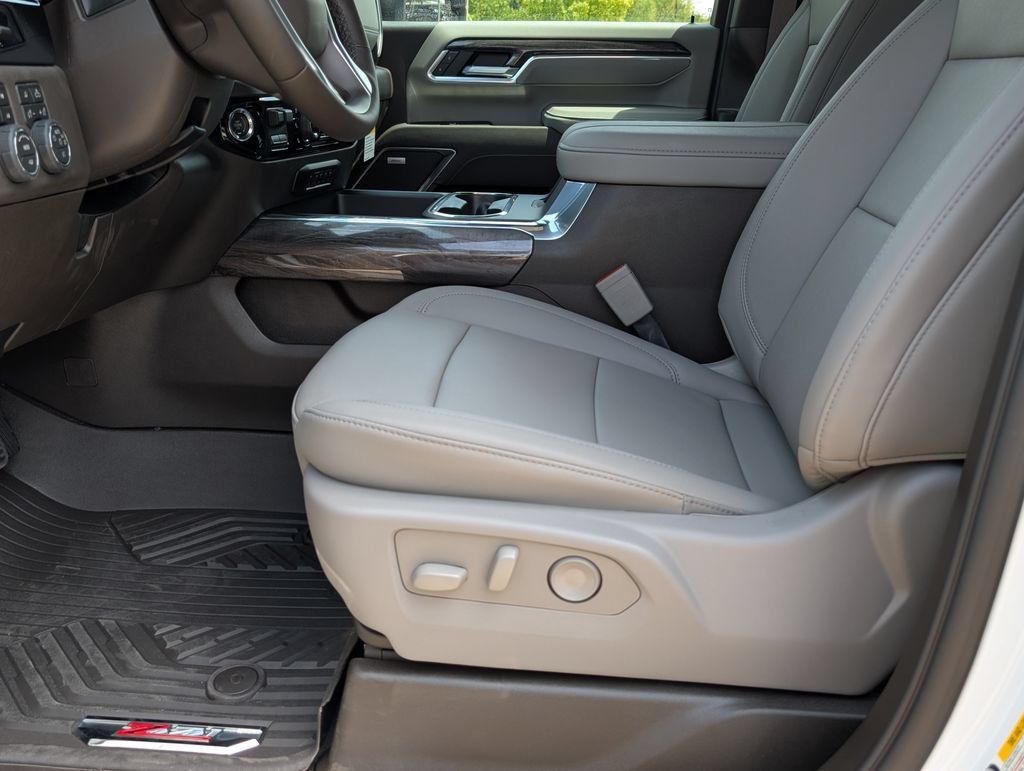 New 2026 Chevrolet Silverado 3500 LTZ w/ LTZ Premium Texas Edition AWD/4WD image 9