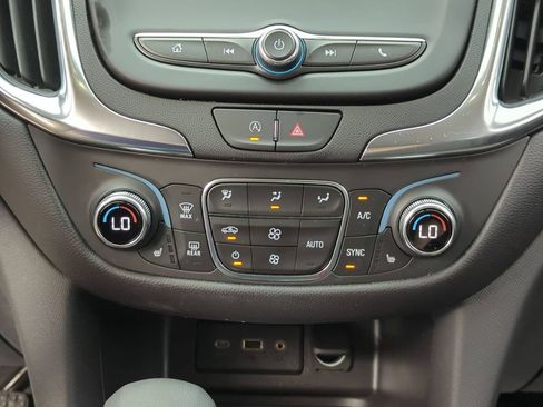Certified 2024 Chevrolet Equinox LT FWD image 17