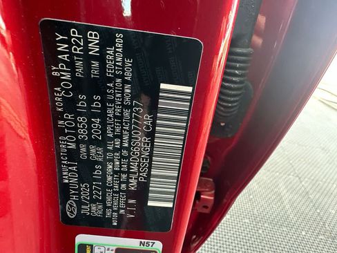 Used 2025 Hyundai Elantra Sport FWD image 29