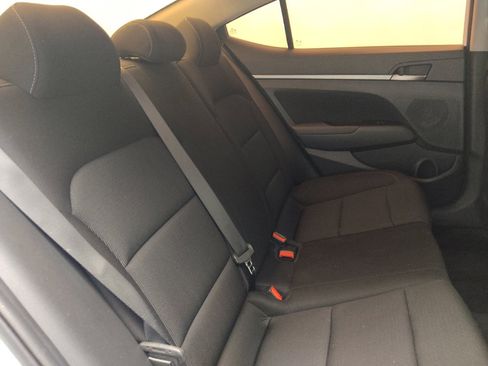 Used 2018 Hyundai Elantra SEL FWD image 19