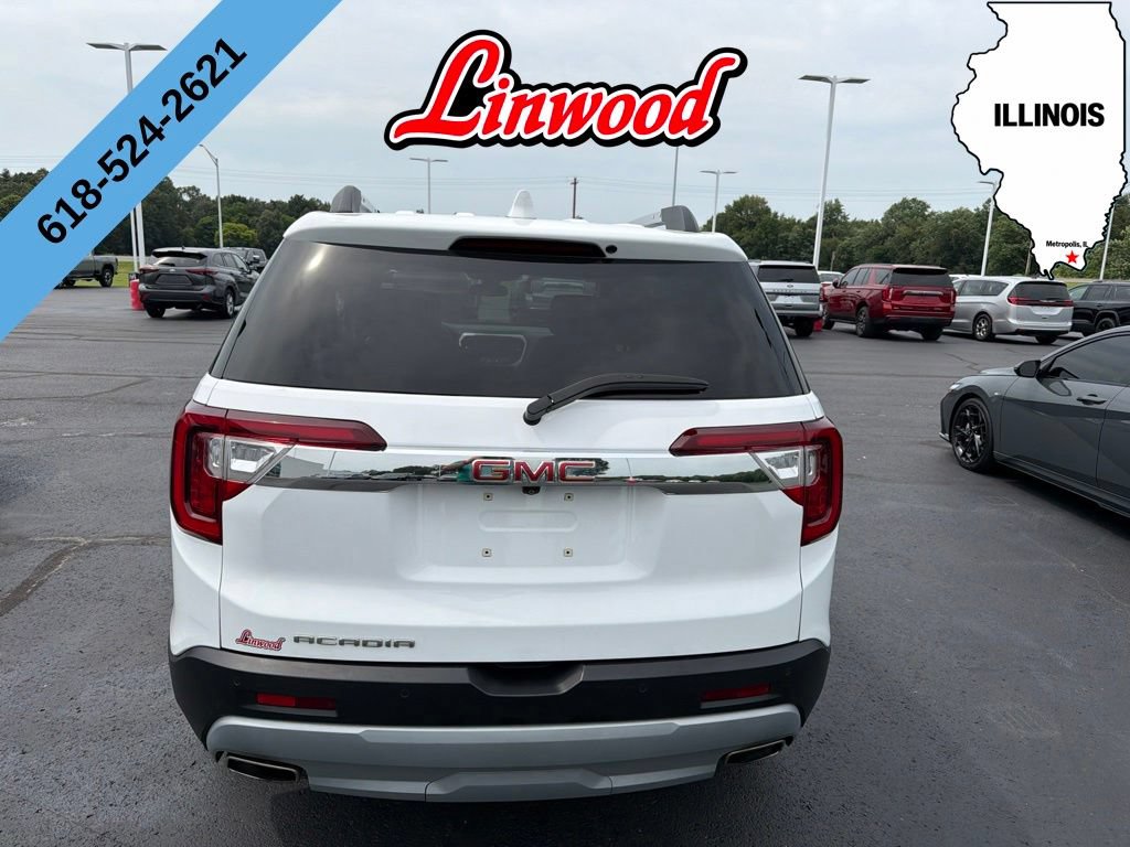 Used 2023 GMC Acadia SLT w/ Preferred Package FWD image 3
