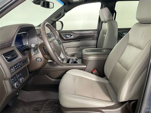 Used 2022 Chevrolet Tahoe Z71 w/ Luxury Package image 2