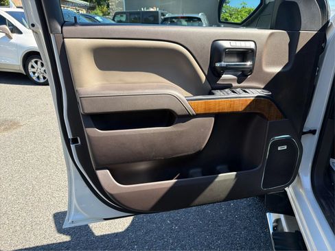 Used 2014 GMC Sierra 1500 SLT w/ SLT Crew Cab Value Package AWD/4WD image 22