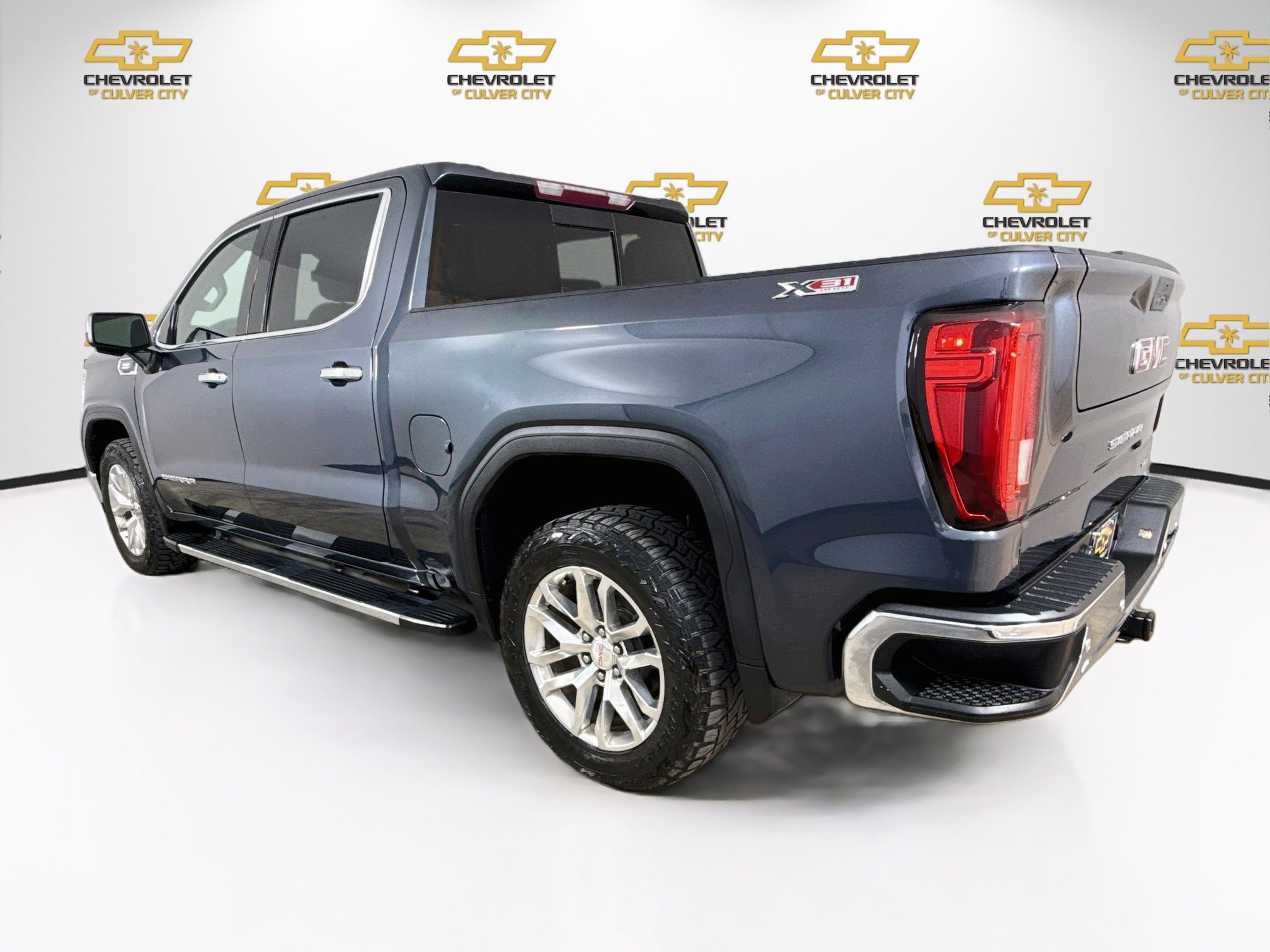 Used 2022 GMC Sierra 1500 SLT w/ SLT Premium Plus Package AWD/4WD image 6