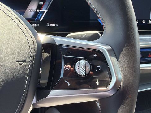 Used 2025 BMW i7 M70 AWD/4WD image 22