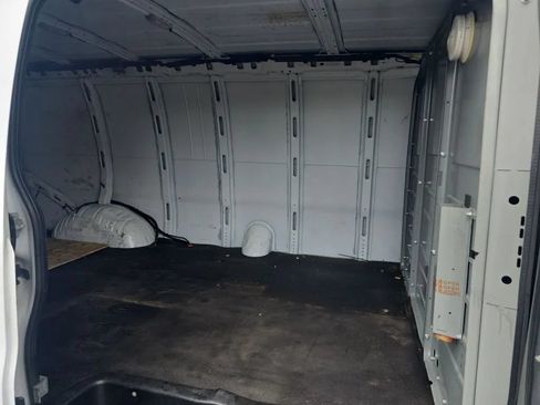 Used 2019 Chevrolet Express 3500 Extended w/ Driver Convenience Package RWD image 26