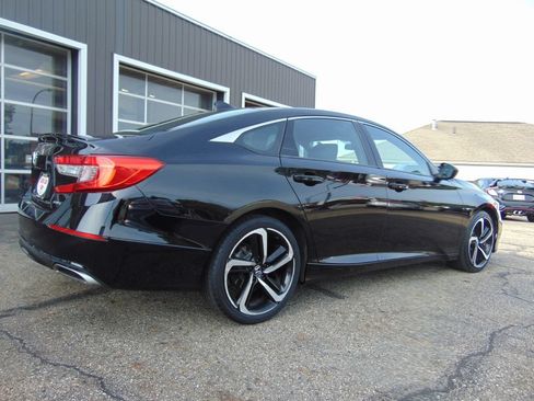 Used 2018 Honda Accord Sport image 9