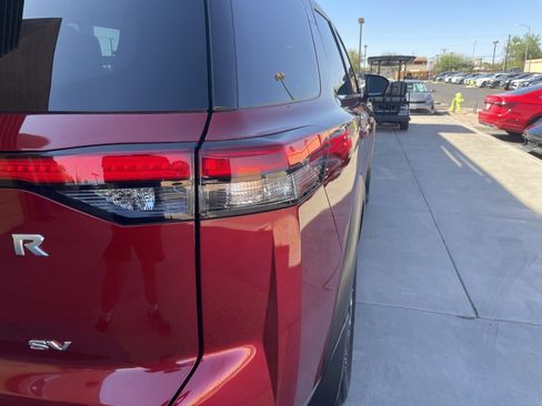 Used 2024 Nissan Pathfinder SV w/ Lighting Package (N92) image 12