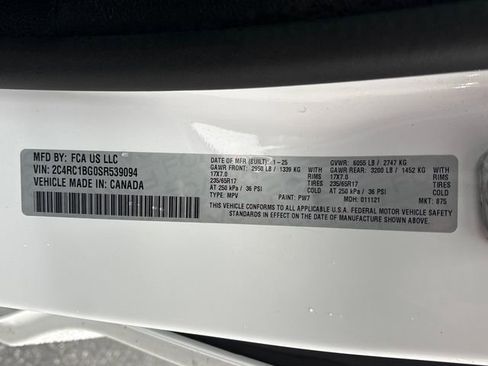 Used 2025 Chrysler Pacifica Select image 30