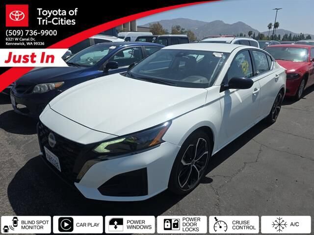 Used 2025 Nissan Altima 2.5 SR FWD image 30