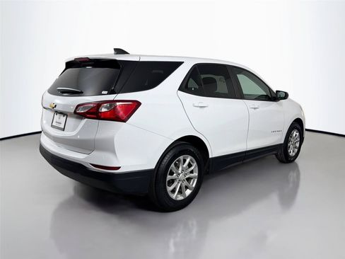 Used 2021 Chevrolet Equinox LS w/ LS Convenience Package FWD image 6
