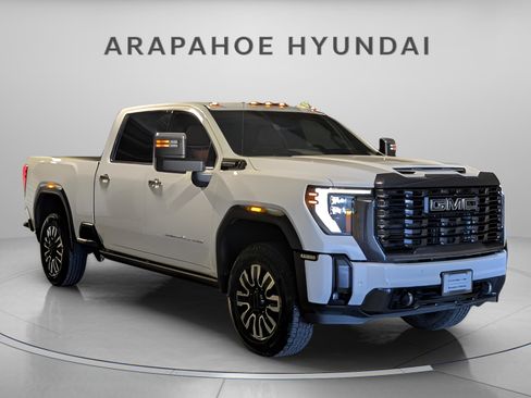 Used 2024 GMC Sierra 3500 Denali Ultimate AWD/4WD image 7