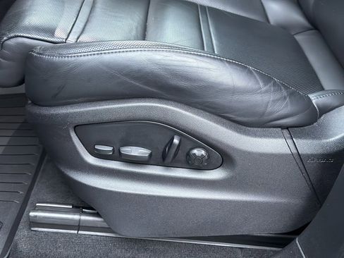 Used 2024 Porsche Cayenne S image 15