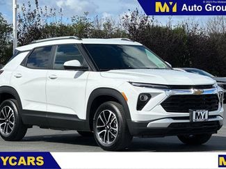 Used 2025 Chevrolet TrailBlazer LT w/ LT Cold Weather Package image 1