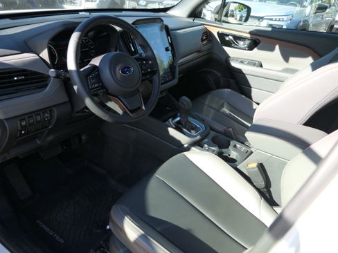 Used 2025 Subaru Forester Sport image 11