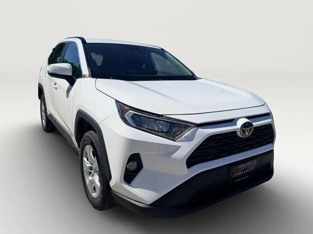 Used 2020 Toyota RAV4 XLE w/ Carpet Mat Package AWD/4WD image 7