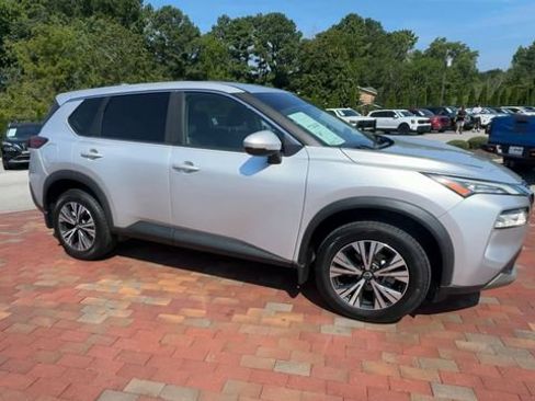 Used 2023 Nissan Rogue SV FWD image 4