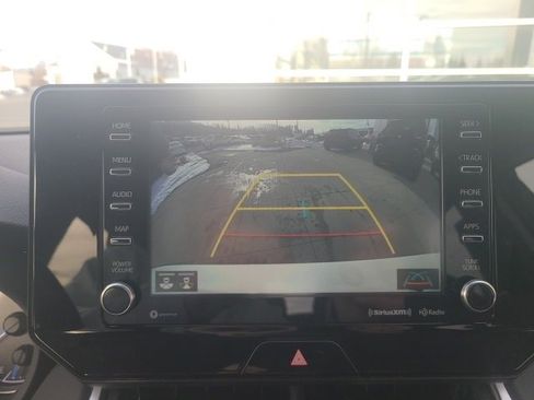 Used 2022 Toyota Venza LE image 29