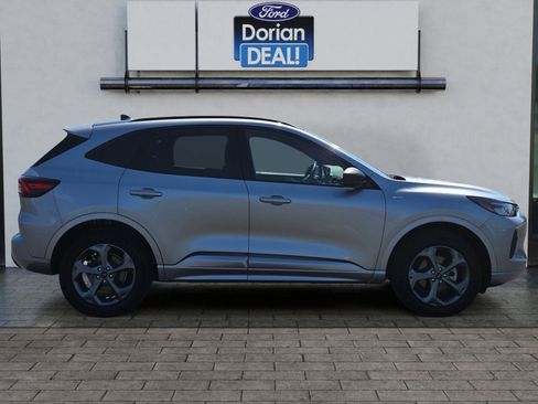 Certified 2024 Ford Escape ST-Line w/ Tech Pack #1 AWD/4WD image 2