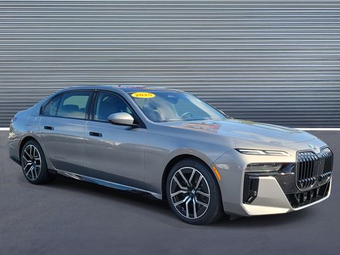 Certified 2025 BMW 740i 740i image 2