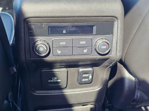 Used 2017 GMC Acadia Denali w/ Technology Package AWD/4WD image 19