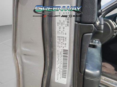 Used 2018 Jeep Grand Cherokee Laredo image 31