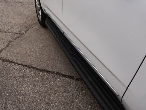 Used 2025 GMC Yukon XL Denali AWD/4WD image 10