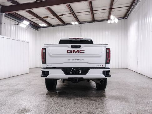 Used 2026 GMC Sierra 2500 AT4 AWD/4WD image 5