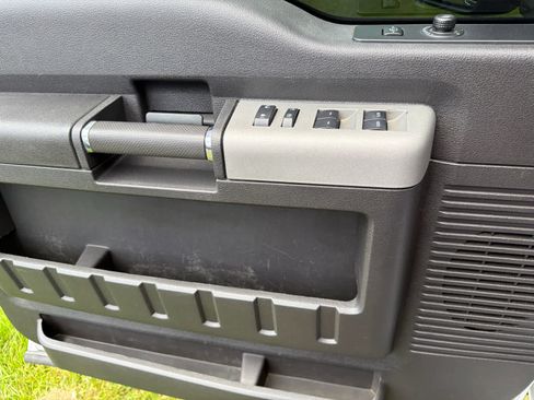 Used 2015 Ford F250 Lariat image 20