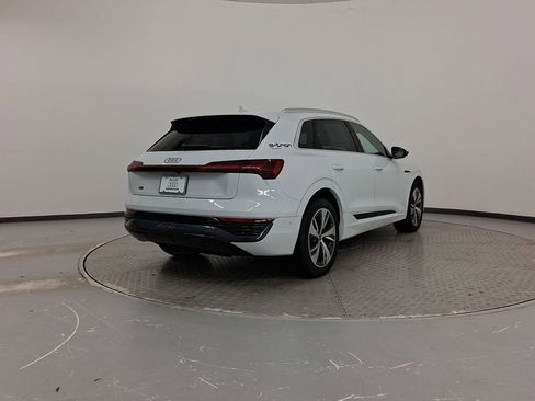 Certified 2024 Audi Q8 e-tron Premium Plus w/ Premium Plus Package image 9
