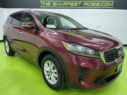 Used 2020 Kia Sorento LX w/ LX I4 Convenience Package image 2