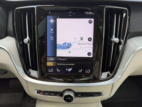 Certified 2022 Volvo V60 T5 Cross Country w/ Climate Package AWD/4WD image 25