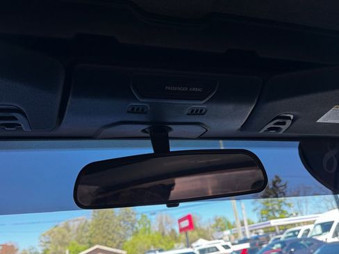 Used 2018 Jeep Wrangler Sport AWD/4WD image 24