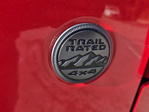 Used 2022 Jeep Gladiator Sport AWD/4WD image 24