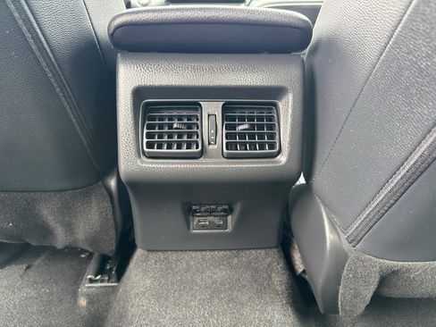 Used 2025 Toyota Camry SE image 7