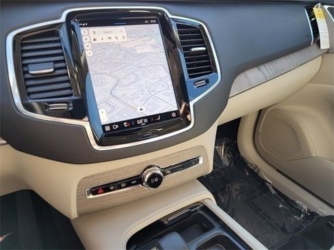 Certified 2025 Volvo XC90 T8 Plus w/ Protection Package Premier image 24