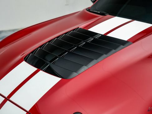 Used 2021 Ford Mustang Shelby GT500 w/ Carbon Fiber Handling Package RWD image 38