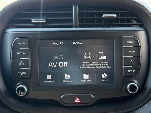 Used 2020 Kia Soul LX FWD image 11