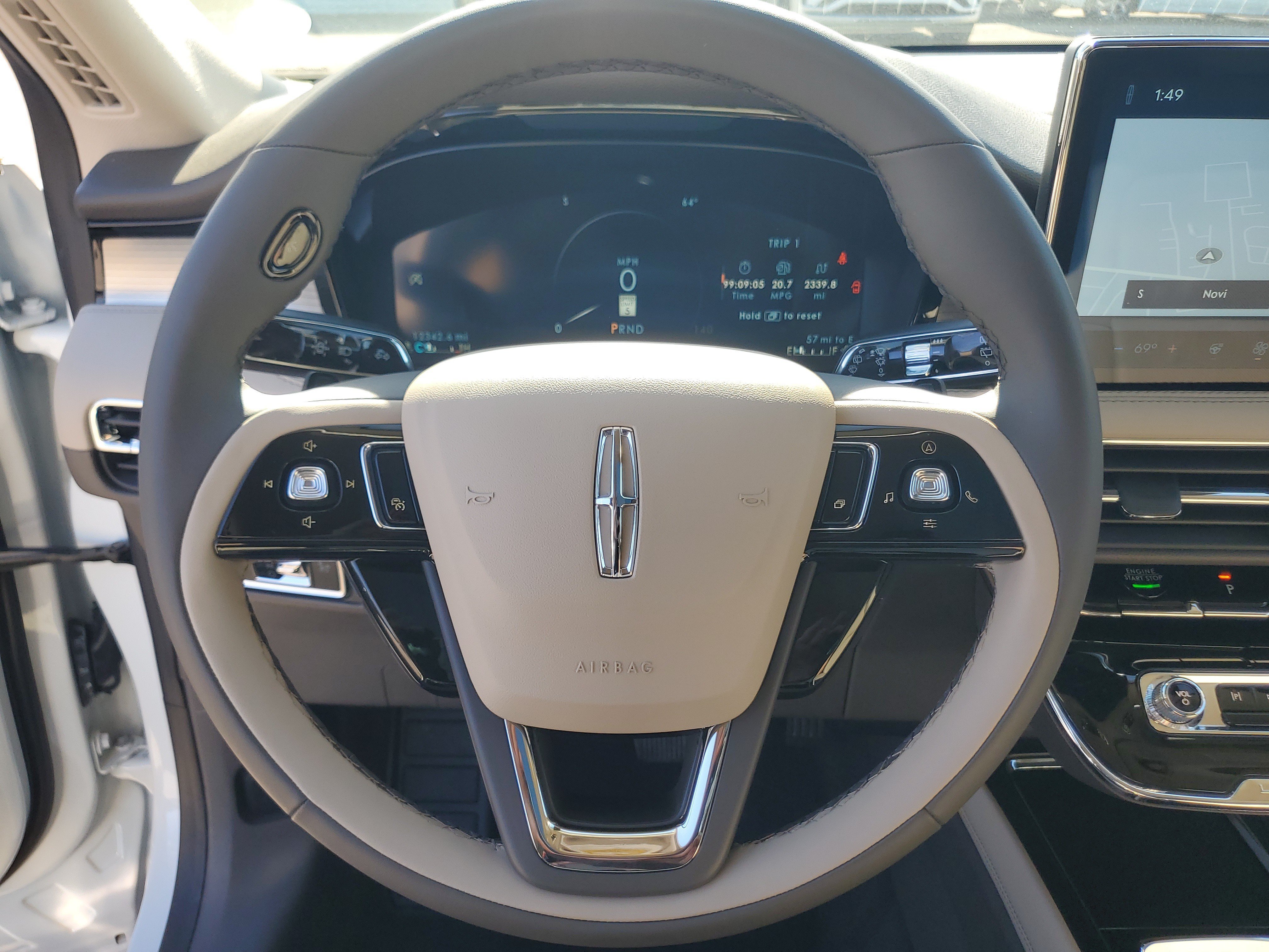 Used 2024 Lincoln Corsair AWD w/ Equipment Group 101A image 14