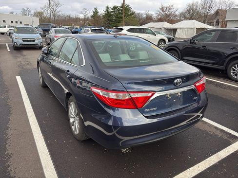 Used 2015 Toyota Camry XLE image 3