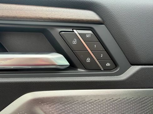 Used 2026 GMC Acadia Denali Ultimate AWD/4WD image 25