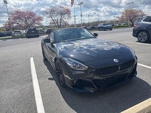 Certified 2022 BMW Z4 M40i w/ Premium Package image 5