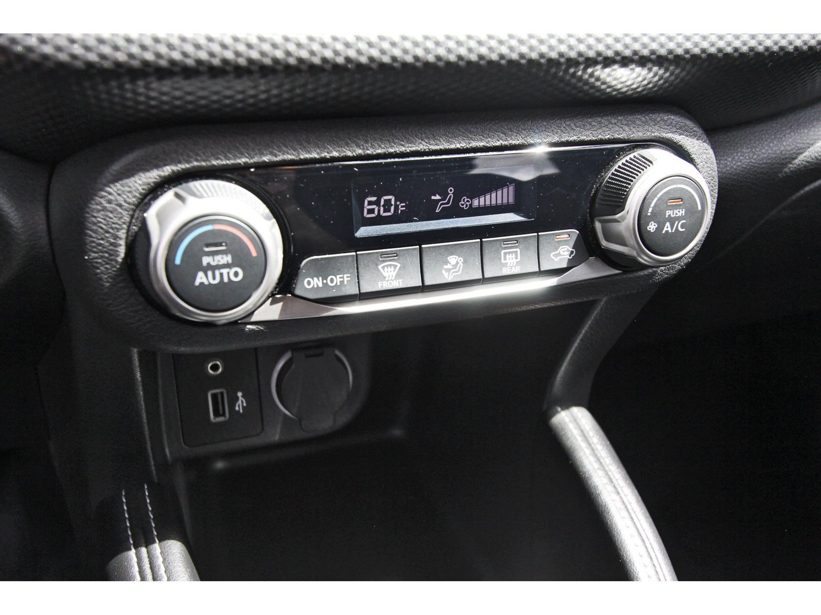 Used 2019 Nissan Kicks SV FWD image 28