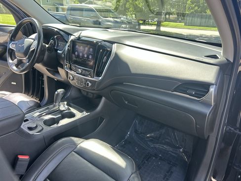 Certified 2020 Chevrolet Traverse RS FWD image 30