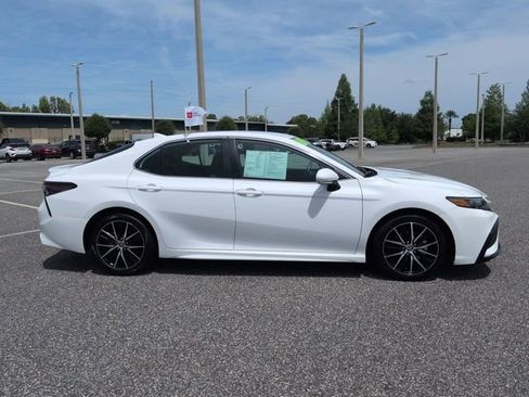Certified 2023 Toyota Camry SE FWD image 3