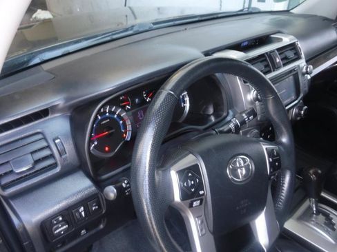 Used 2014 Toyota 4Runner Limited AWD/4WD image 30