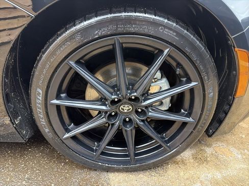 Used 2023 Toyota GR86 Premium w/ ALL Weather Mat Package (TMS) image 30