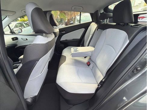 Used 2016 Toyota Prius Two FWD image 18