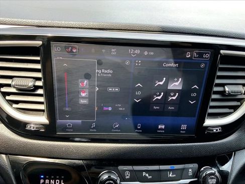 Used 2025 Chrysler Pacifica Select FWD image 38