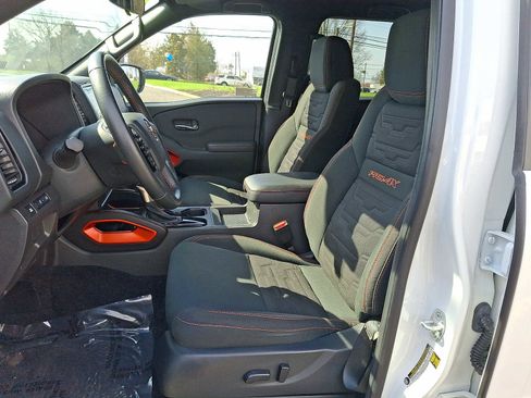 Used 2024 Nissan Frontier PRO-4X w/ Off-Road Protection Package image 11